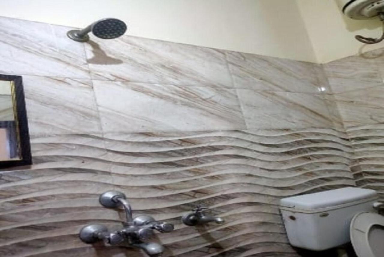 Goroomgo New Ashiyana Palace Varanasi Exterior photo
